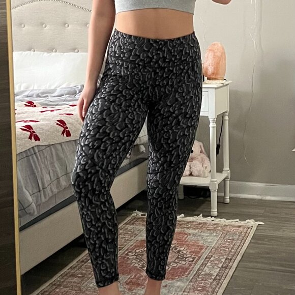 Sweaty Betty Leopard Power 7/8 Workout Leggings - Picture 5 of 6